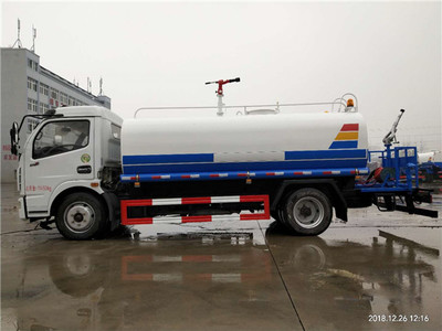 承德市10方霧炮灑水車專業(yè)批發(fā)與隨州汽車維修服務(wù)聯(lián)動(dòng)解析